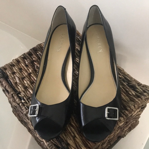 Ralph Lauren heels - Picture 2 of 7